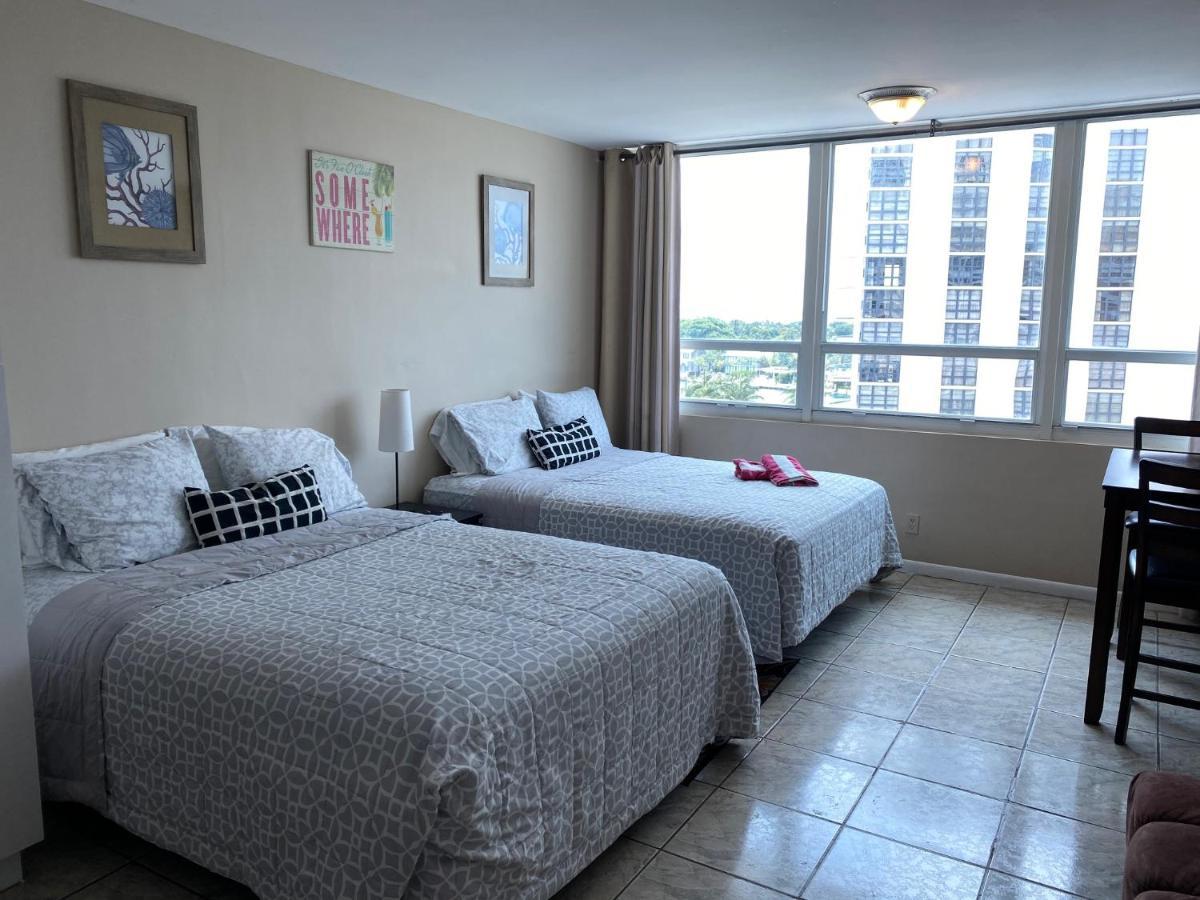 Ocean Front Studio Units Miami Beach Exterior photo