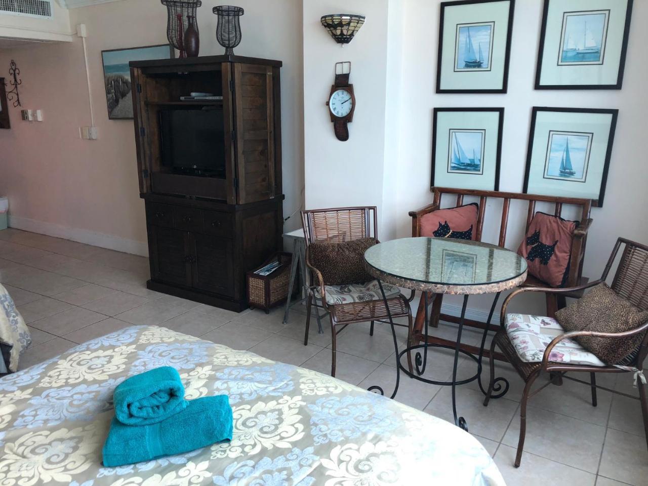 Ocean Front Studio Units Miami Beach Exterior photo