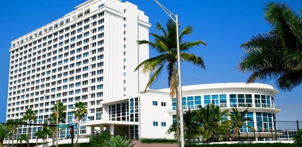 Ocean Front Studio Units Miami Beach Exterior photo
